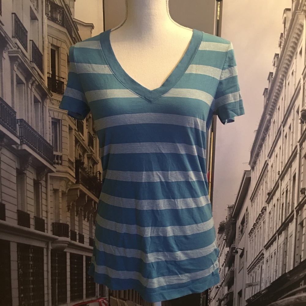 🛍 3 for $12 | GAP turquoise v-neck striped shirt